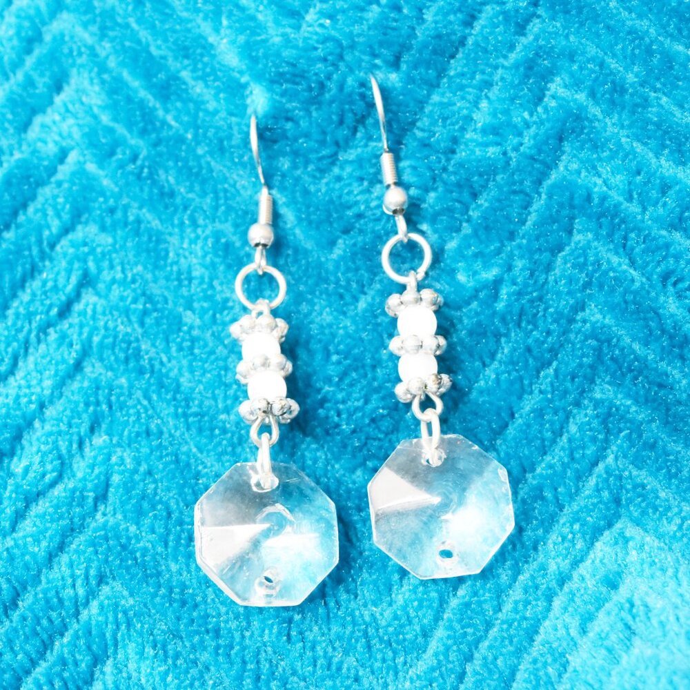 ❤️ White and Silver Beaded Drop Earrings Handmade Hypoallergenic Jewelry